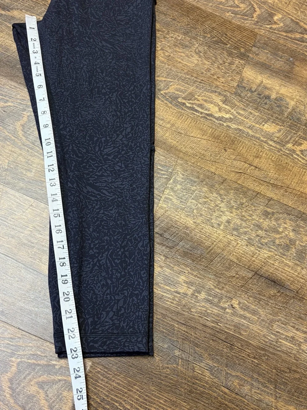 Lululemon Wunder Train High-Rise Crop 23" Women’s 12 Black Print Tight Leggings - Picture 11 of 12